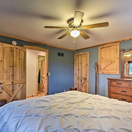Cozy Amish Country Cabin On Shipshewana Lake! ภายนอก รูปภาพ